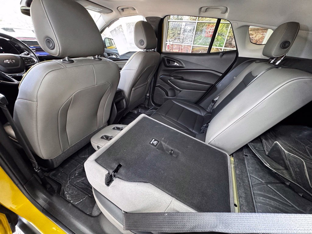 Used 2025 Chevrolet Trax ACTIV w/ Sunroof Package FWD image 39
