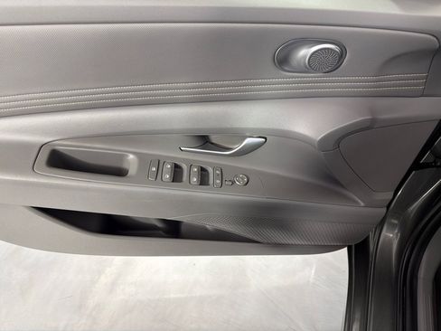 Used 2025 Hyundai Elantra SEL FWD image 10