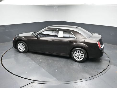 Used 2013 Chrysler 300 image 34