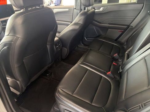 Used 2025 Ford Escape Platinum AWD/4WD image 8