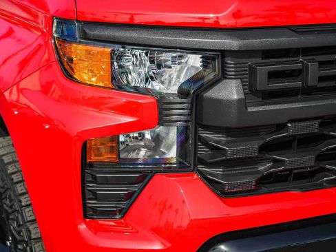 Used 2025 Chevrolet Silverado 1500 Custom Trail Boss AWD/4WD image 8