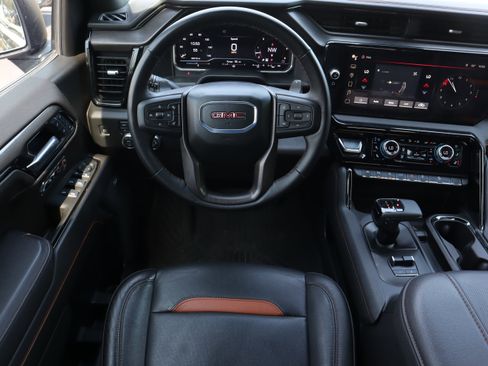 Used 2024 GMC Sierra 1500 AT4 w/ Technology Package AWD/4WD image 29