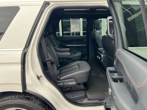 Used 2024 Ford Expedition Platinum image 20