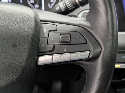 Used 2023 Cadillac XT4 Luxury w/ Cold Weather Package FWD image 37