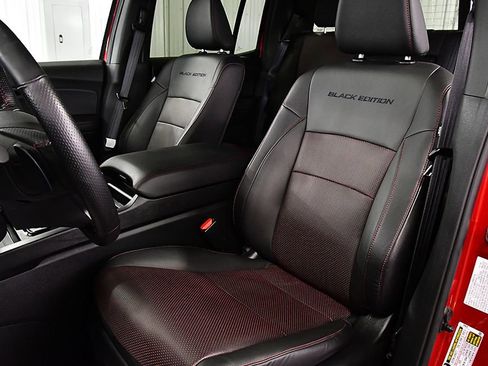 Used 2025 Honda Ridgeline Black Edition image 28