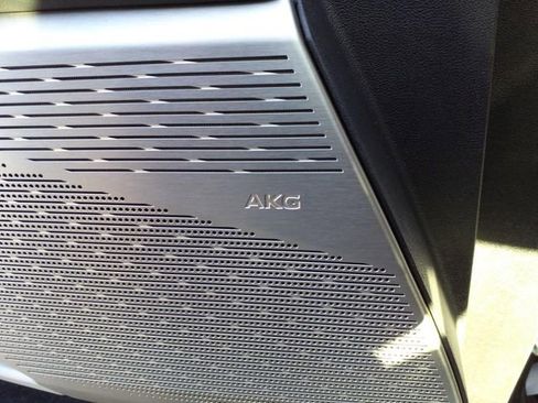 New 2025 Cadillac Optiq Luxury 1 image 27