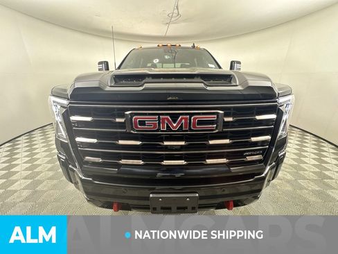 Used 2025 GMC Sierra 2500 AT4X image 2