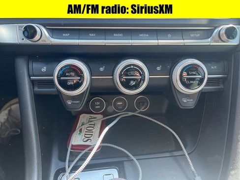 Used 2023 Genesis G70 2.0T image 9