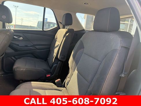 Used 2021 Chevrolet Traverse LT FWD image 14