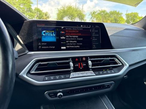 Used 2022 BMW X5 xDrive40i w/ M Sport Package image 20