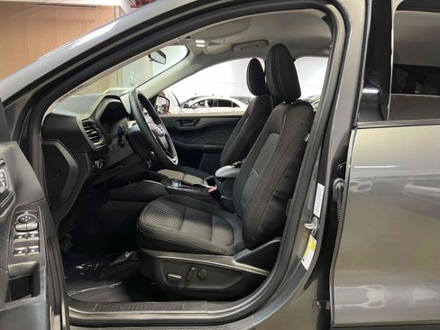 Used 2023 Ford Escape Active FWD image 4