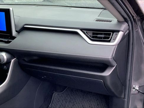 Used 2023 Toyota RAV4 XLE image 17