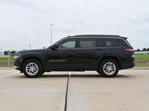 Used 2024 Jeep Grand Cherokee L Laredo w/ Luxury Tech Group I image 7