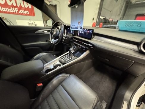 Used 2024 Alfa Romeo Tonale Veloce w/ Active Assist Package AWD/4WD image 12