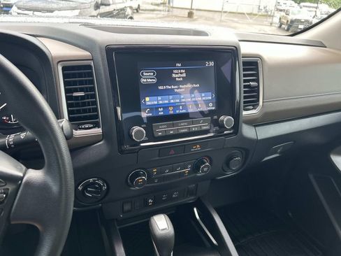 Used 2022 Nissan Frontier SV w/ Technology Package AWD/4WD image 27