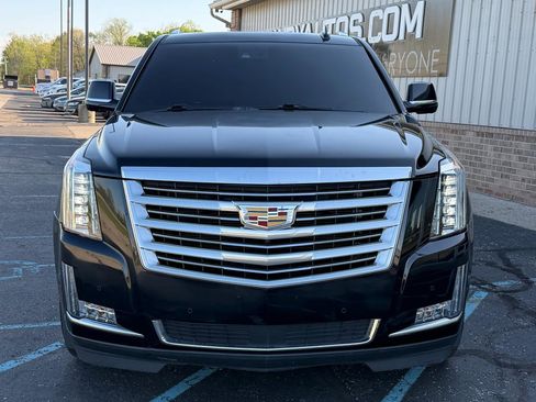 Used 2017 Cadillac Escalade ESV Platinum AWD/4WD image 8