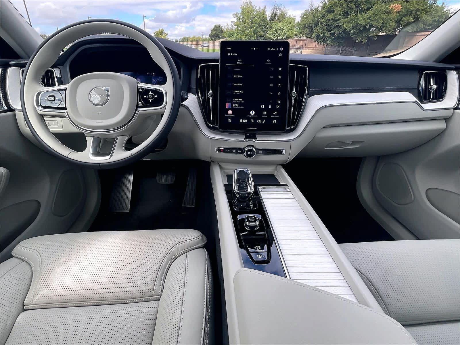 New 2027 Volvo XC60 T8 Ultra AWD/4WD image 7