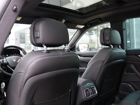 Used 2022 Maserati Levante Modena image 43