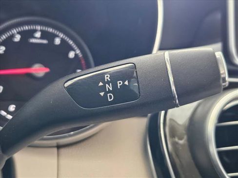 Used 2019 Mercedes-Benz GLC 300 image 10