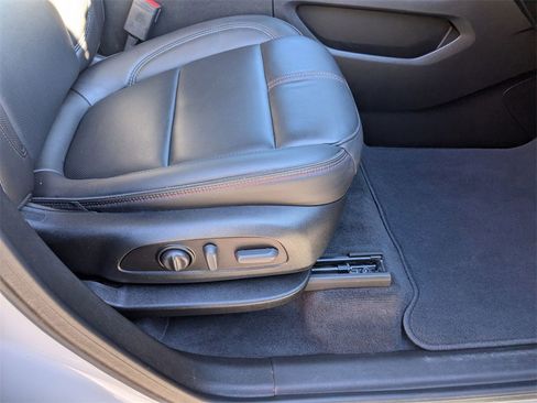 Certified 2023 Chevrolet Traverse RS image 29