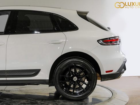 Used 2023 Porsche Macan AWD/4WD image 15