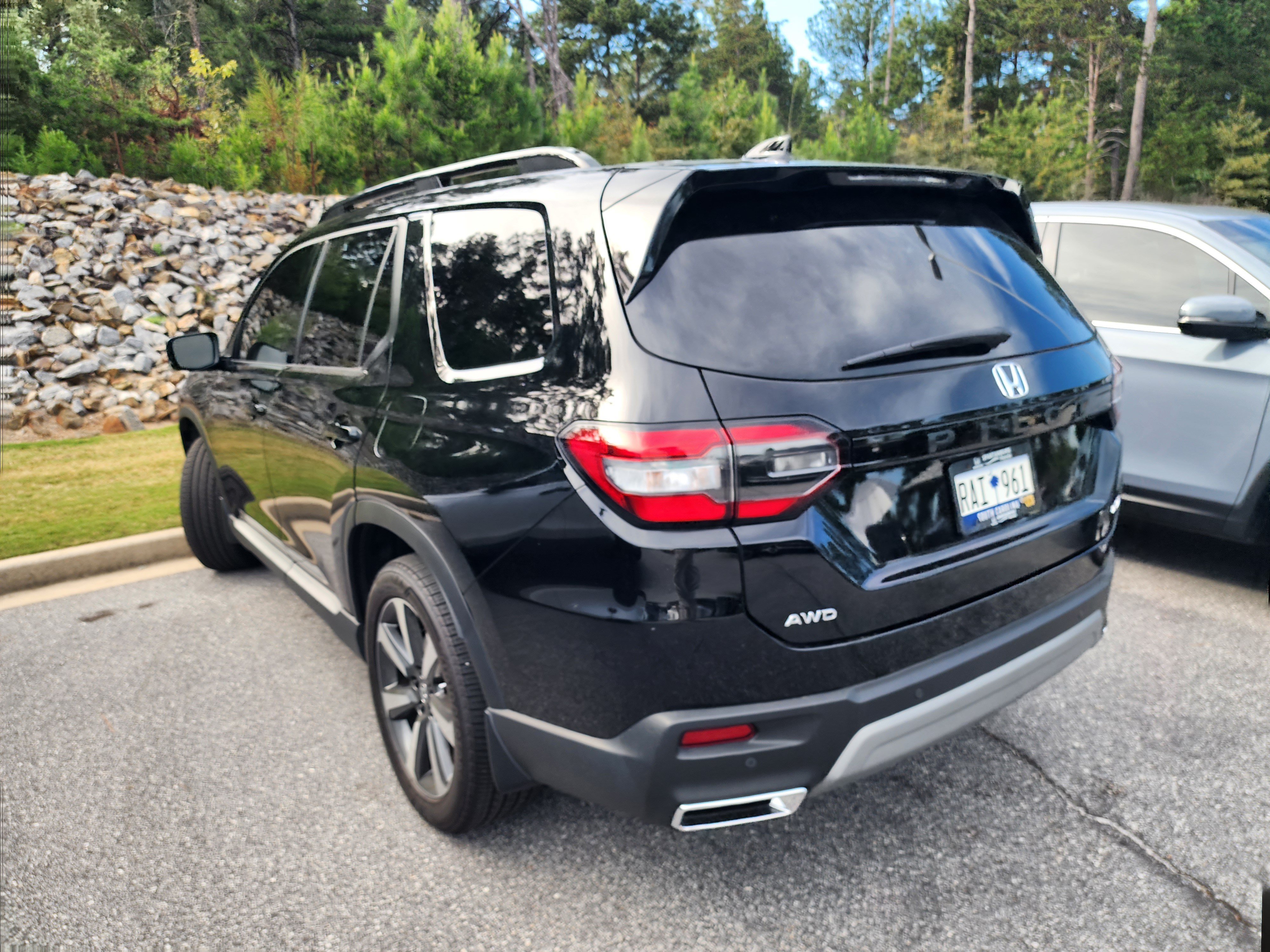Certified 2025 Honda Pilot Elite image 4