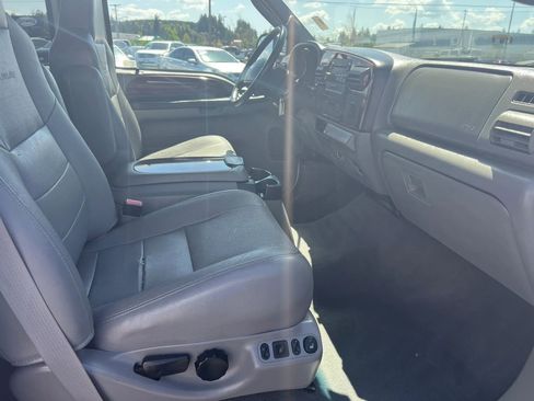 Used 2005 Ford F350 Lariat AWD/4WD image 5
