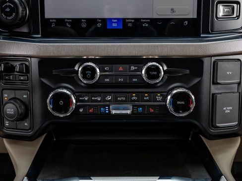 Used 2026 Ford F350 Platinum w/ Platinum Plus Package AWD/4WD image 28