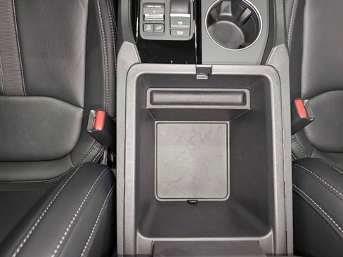 Certified 2025 Honda Pilot Touring image 21