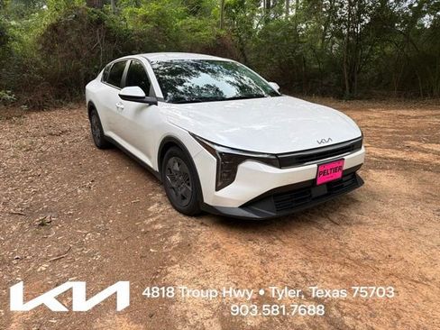 Certified 2025 Kia K4 FWD image 1