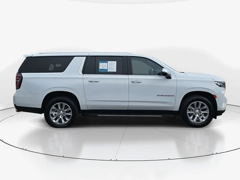 Used 2023 Chevrolet Suburban Premier image 4