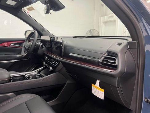 New 2026 Chevrolet Traverse Z71 w/ Enhanced Driving Package AWD/4WD image 23