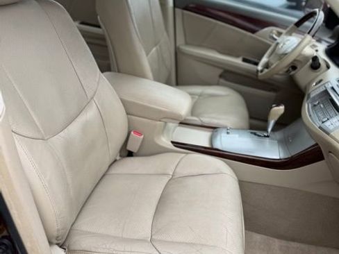 Used 2010 Toyota Avalon Limited image 6