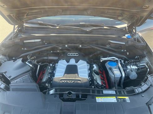 Used 2017 Audi SQ5 Premium Plus w/ Technology Package image 11