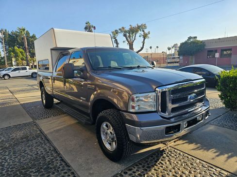 Used 2006 Ford F250 XL AWD/4WD image 3