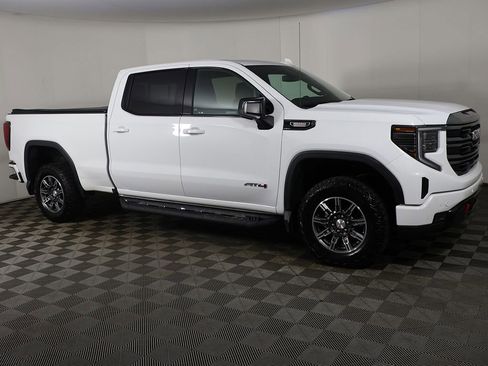 Used 2024 GMC Sierra 1500 AT4 w/ AT4 Preferred Package AWD/4WD image 19
