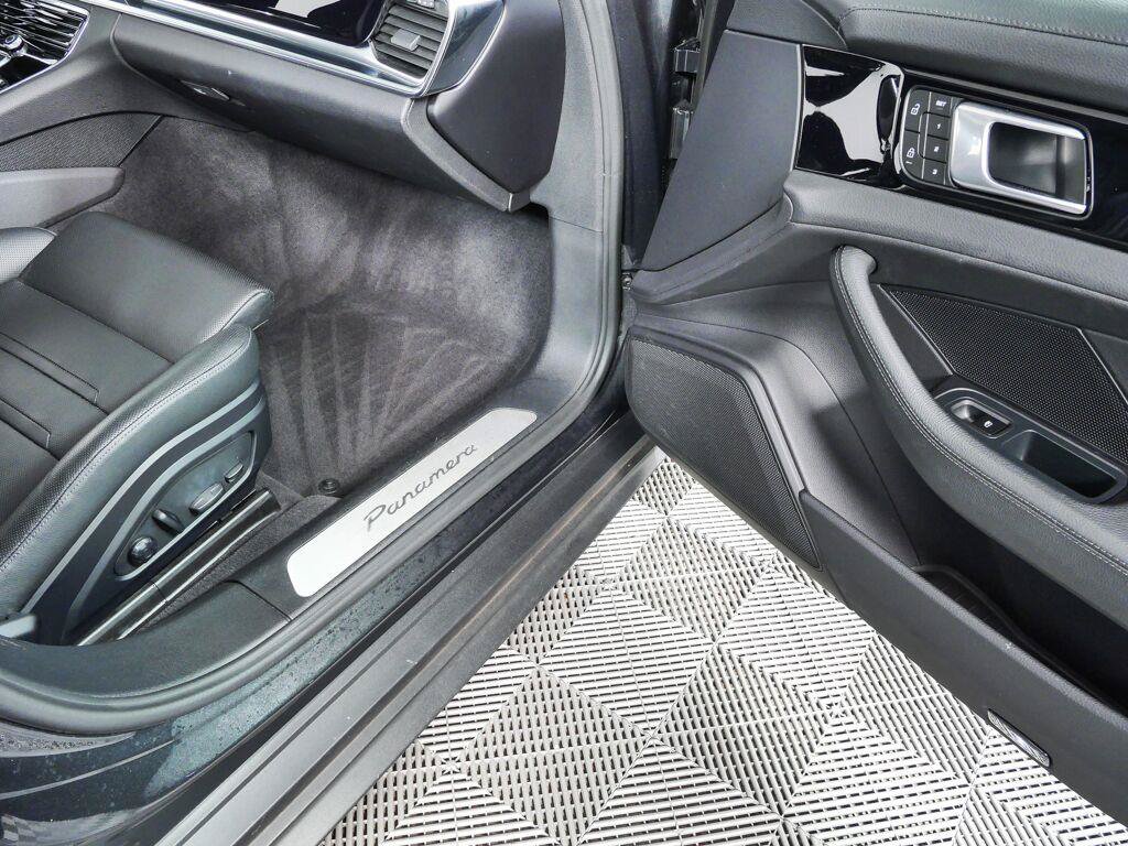 Certified 2023 Porsche Panamera image 26