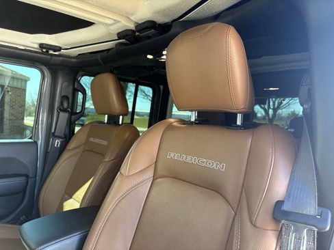 Used 2022 Jeep Wrangler Unlimited Rubicon 4xe w/ Dual Top Group image 20