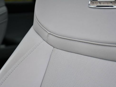 Used 2025 Ford Expedition Platinum image 14