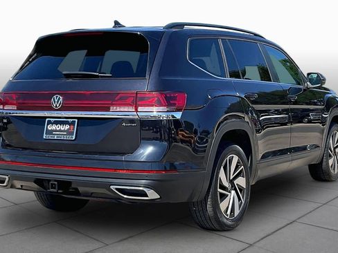 Used 2024 Volkswagen Atlas SE AWD/4WD image 13