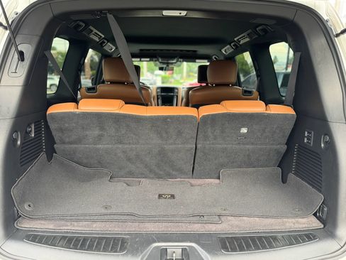 Used 2021 INFINITI QX80 Sensory w/ Cargo Package AWD/4WD image 13