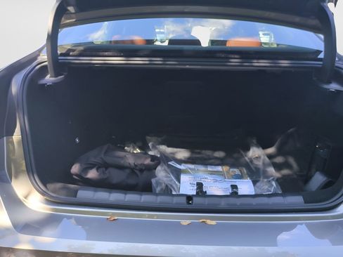 New 2026 BMW 750e xDrive image 12