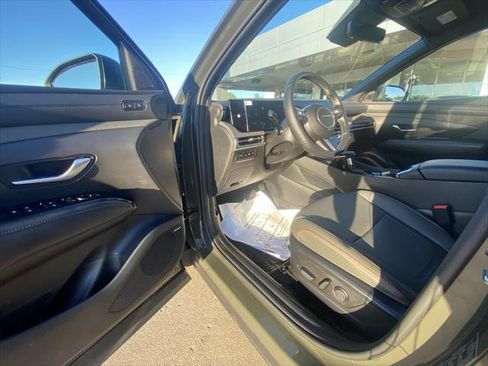 New 2025 Hyundai Santa Cruz Limited image 9