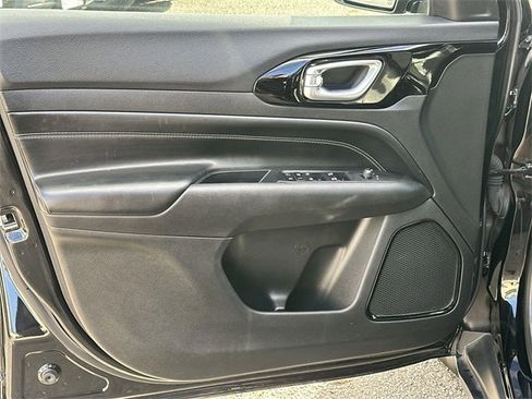 Used 2023 Jeep Compass Altitude image 20