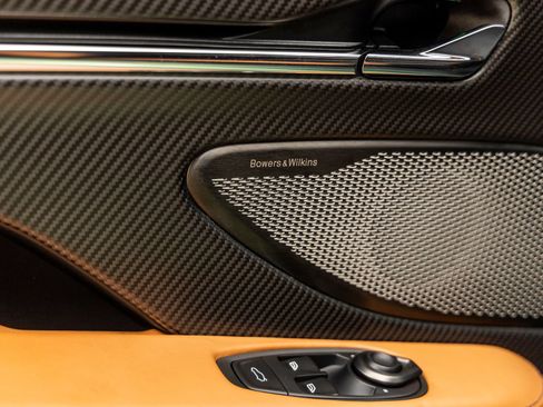 Used 2025 Aston Martin DB12 Coupe RWD image 24