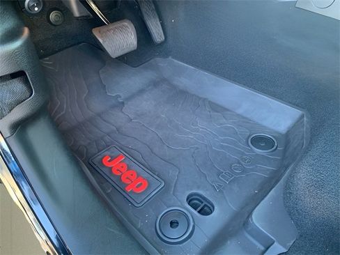 Used 2023 Jeep Gladiator Sport image 35