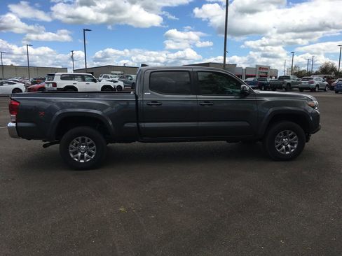 Used 2016 Toyota Tacoma SR5 w/ SR5 Appearance Package (DN) AWD/4WD image 7