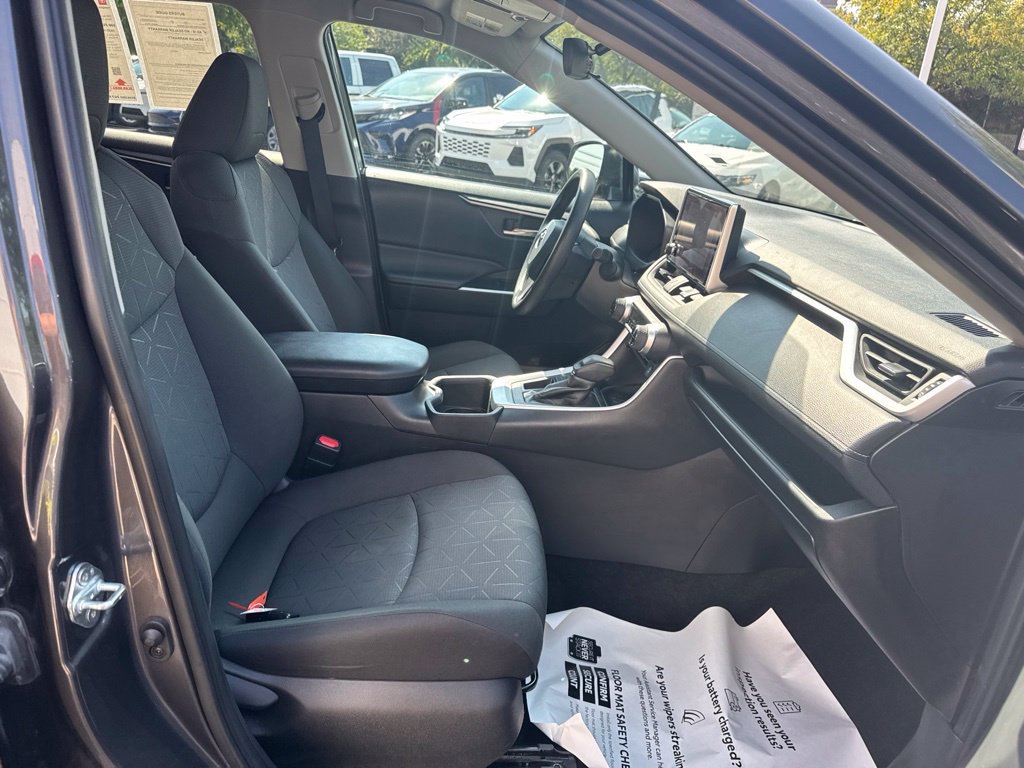 Certified 2024 Toyota RAV4 XLE FWD image 33