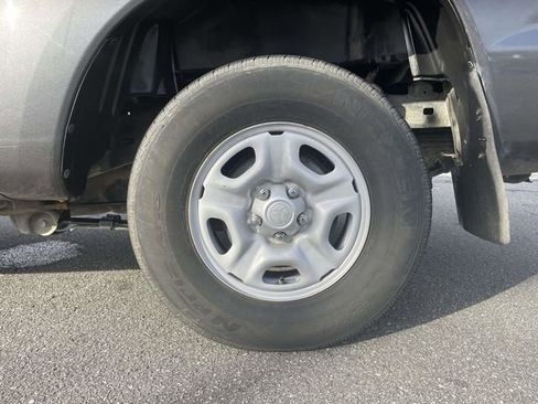 Used 2013 Toyota Tacoma Base image 9