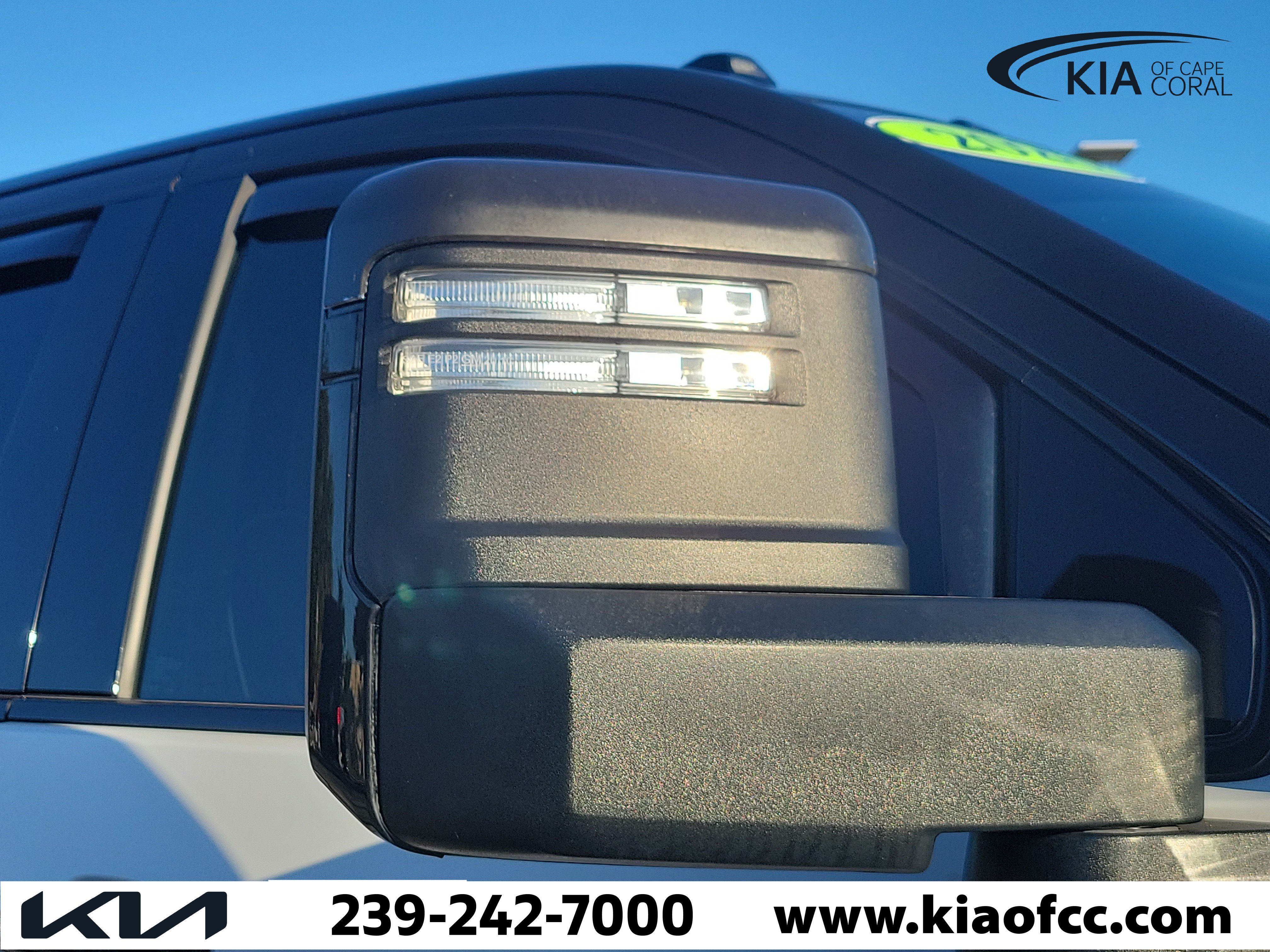 Used 2025 GMC Sierra 2500 Denali Ultimate AWD/4WD image 8
